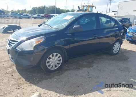 2015 Nissan Versa 1.6 S z USA, uszkodzony, nr VIN 3N1CN7AP4FL830501